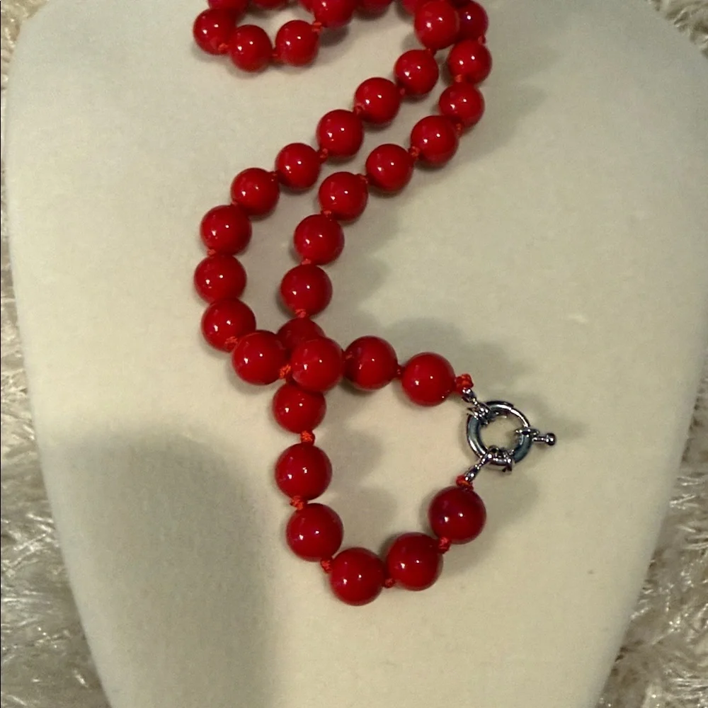 Elegant Red Beaded Necklace NWOT - Picture 2 of 2